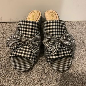 Black & White Check Platform Pump